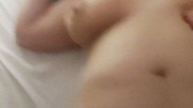 Fingering Sandy&rsquo;s wet BBW MILF Pussy