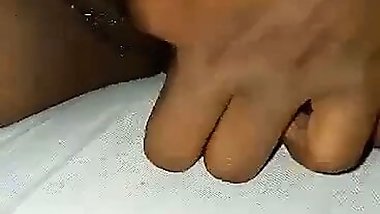 ETHIOPIAN mature MOM masturbating