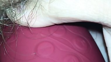 Womanizer Dildo &ndash; First Time Masturbating with It