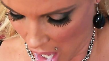 Horny MILF mom cougar with great tits &ndash; hard sex pornstar fucking