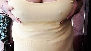 Pregnant wife shows her body and masturbates
