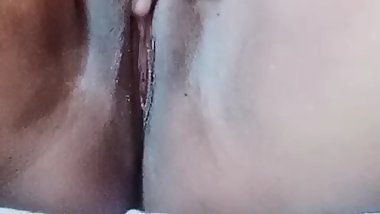 Desi Pakistani girl getting fingered