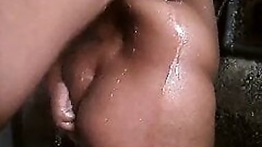 MadamNilu &ndash; bathing and showing her Indian body