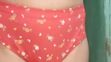 Boyfriend saw my sexy body at the time of changing clothes