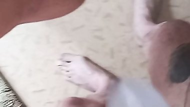 fucked a fat woman with a big dick in her pussy and finished on a hairy pussy