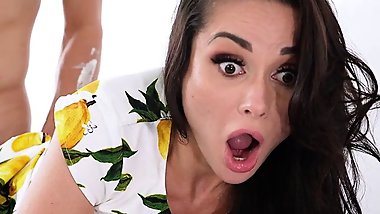 Sensual Big Titted Milf Makes A Deal With The Neighbour And Lets Him Pound Her Perfect Booty