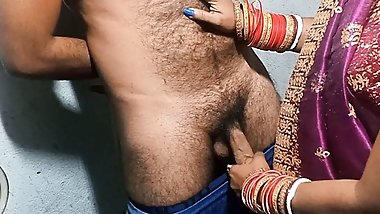 Chacha Ki Ladki Ne Kitchen Me Land Hilaya - Handjob in Kitchen