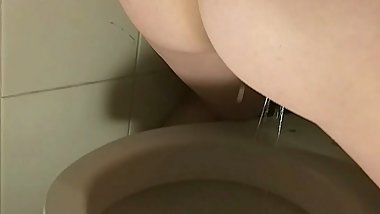 Orinando despues de haberme corrido