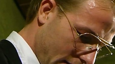 Er denkt er ist im Himmel