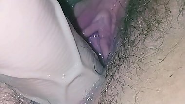 Chocho grande y humedo, disfrutando  juguetes