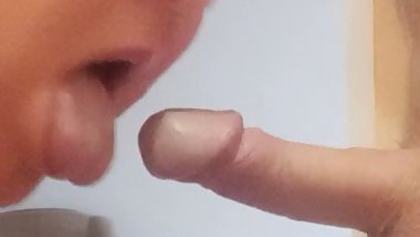 after a blowjob he filled her mouth with cum