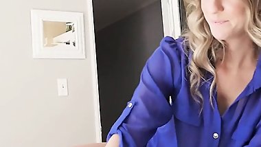 Mischievous Cougar Fucks Nerd Guy She Met On Dating App