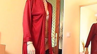 Weil Papa auf Montage, will meine Stiefmutter meinen Schwanz