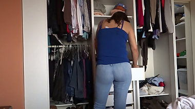 Latina mom shows off her big ass and they give her a cumshot