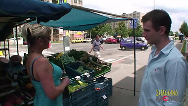 Blonde cougar enjoys threesome with two white boys