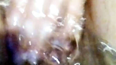 A girl taking a bath decided to masturbate