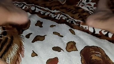 While my mother decorates the tree, I masturbate my pussy