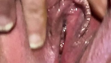 Honeyfleur close-up pussy play