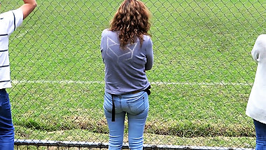 Showing off the big ass of my wife for hard cocks