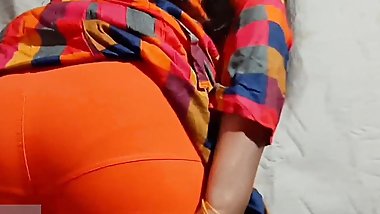 Bhabhi boli apne mote land bale dost se chudwao muje