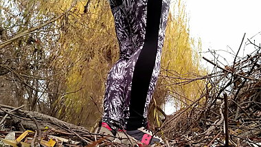 Russian milf with a gorgeous ass pissing in November outdoors