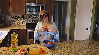 Crushing Food and RUBBING it onto My BIG MILF&rsquo;S TITS
