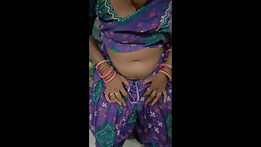 Bhabhi gusse mai boli lo dekh lo meri chut