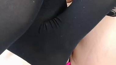 Rubbing fat pussy &ndash; sexy hot mom