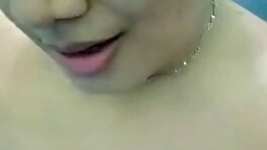 Dewi binor karawang sange lagi mandi