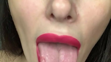 Sweet lips of porn star Liza Virgin drooling