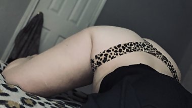 Big Natural Tits Plays With Her Wet Little Pussy