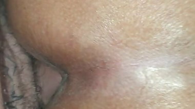 Je me vide les couilles dans ma beurette