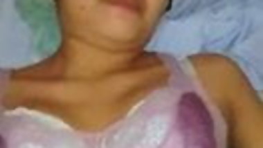 mujer cumpliendo a su hombre