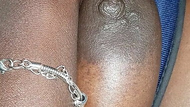 jouer avec les tetons dune femme malienne avant la baisser 2