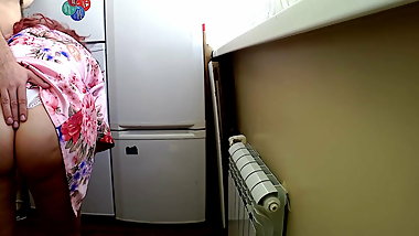 Fat ass milf has anal sex in the morning.