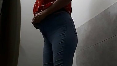 SEXY MOM WITH BIG ASS