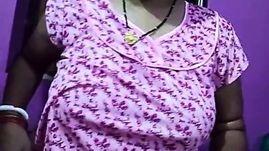 Village aunty shows her full body