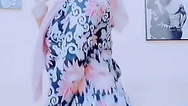 gelek tiktok bertudung