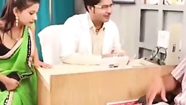 Hospital me Doctor or Husband ne Sath me choda Bhabhi ko