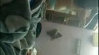 sexy Indian couple &ndash; handjob & boobs sucking