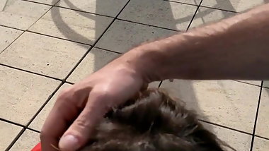 Badante ucraina sega il cazzo e si fa sborrare sulle tette