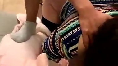 Tia  nalgona cogiendo de a perrito