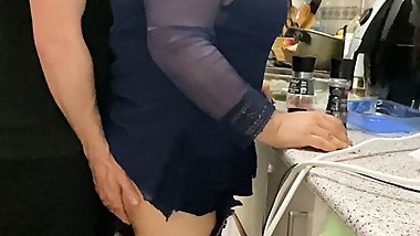 I fuck my stepmom's ass while she cooks!