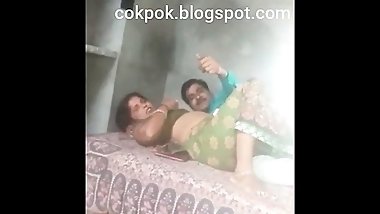 Bhabhi And Customer Masti