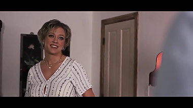 Gute Stiefmutter fickt nerdigen Stiefsohn