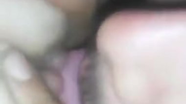 Besando unas ricas tetas