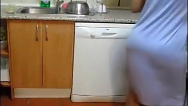 Mature mom without panties, homemade, amateur