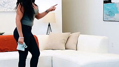 Chloe Cherry and Sheena Ryder having dirty family threesome