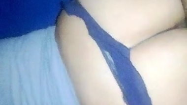 Jodiendo su colita de mama