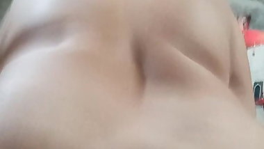 Garm Aunty ki pichy say phudi mari